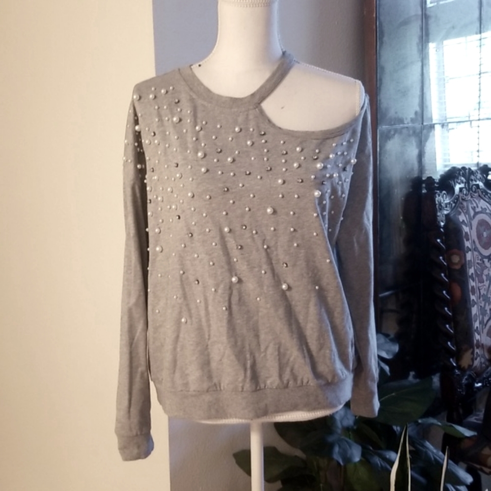 Marled by Olivia Culpo Gray Pearl & Rhinestone Cold Shoulder Sweater